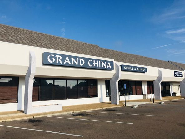Centre Park: 1060 E County Line Rd, Ridgeland, MS 39157